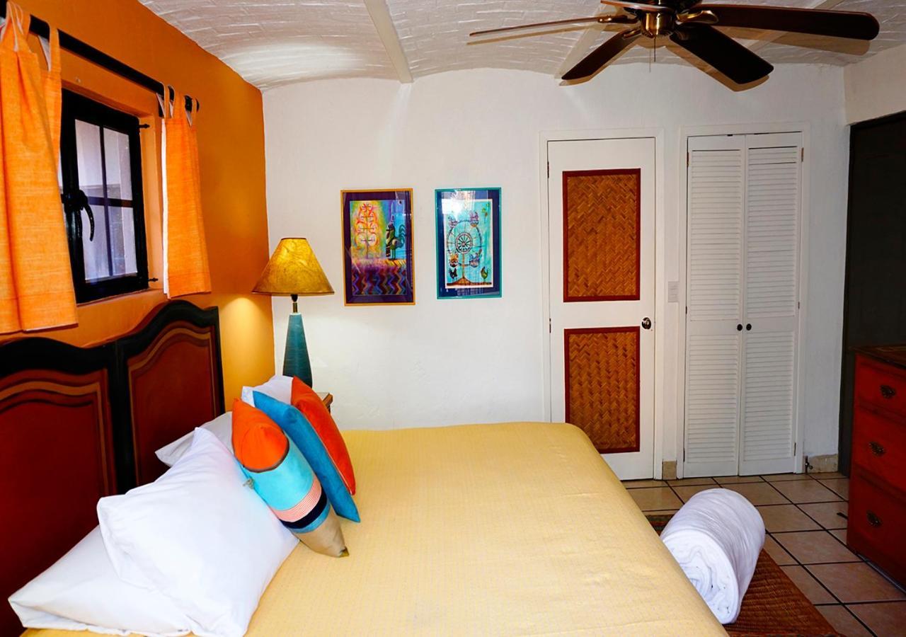 Casa Del Sol Inn Ахихик Екстериор снимка