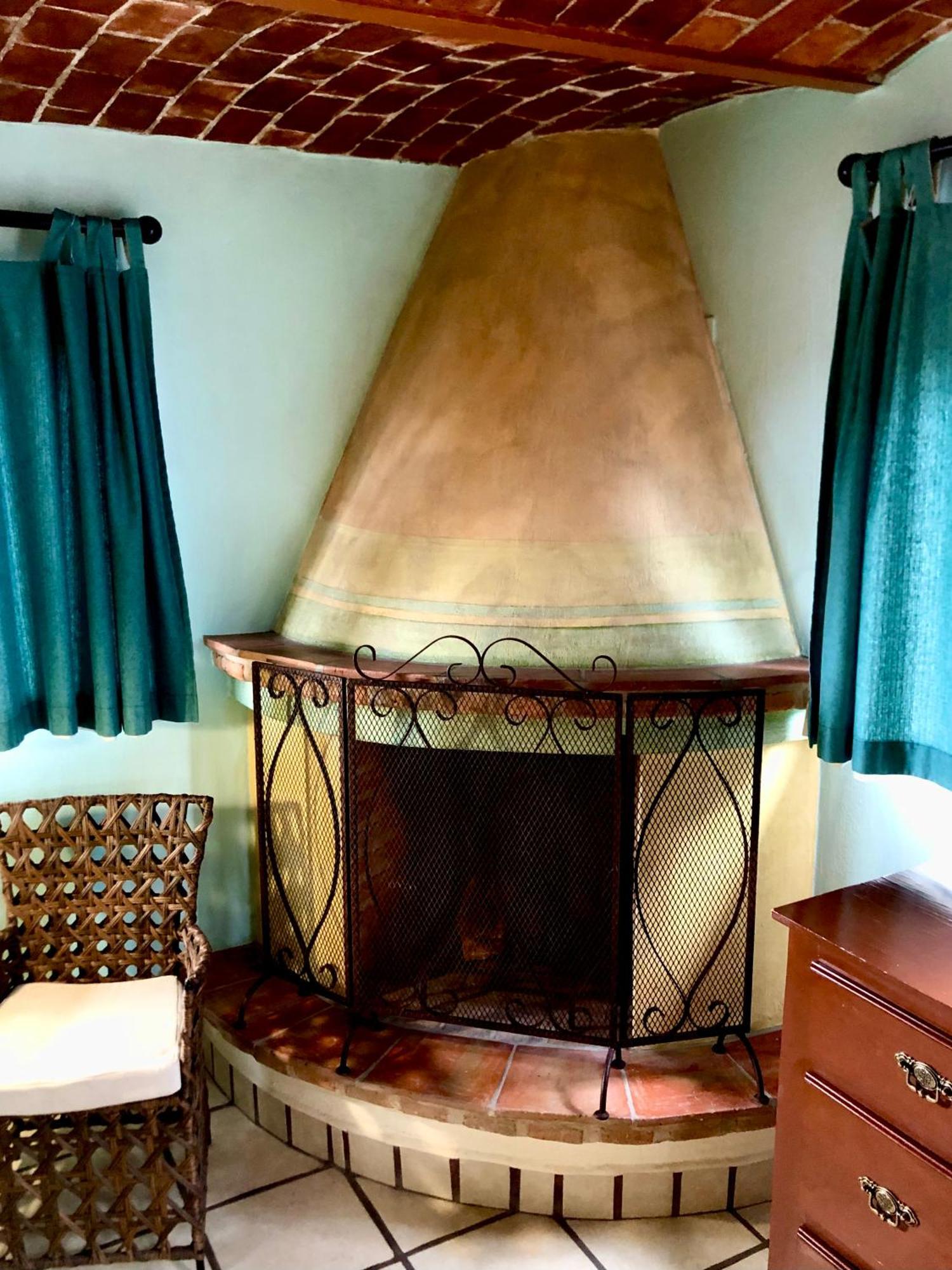 Casa Del Sol Inn Ахихик Екстериор снимка